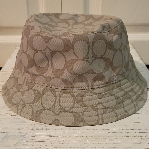 Coach reversible bucket hat - Picture 1 of 7